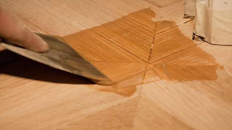 Чем покрыть деревянный пол: покраска пола своими руками